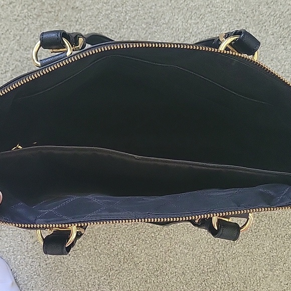 Michael Kors | KARLA Large Satchel - Picture 10 of 11